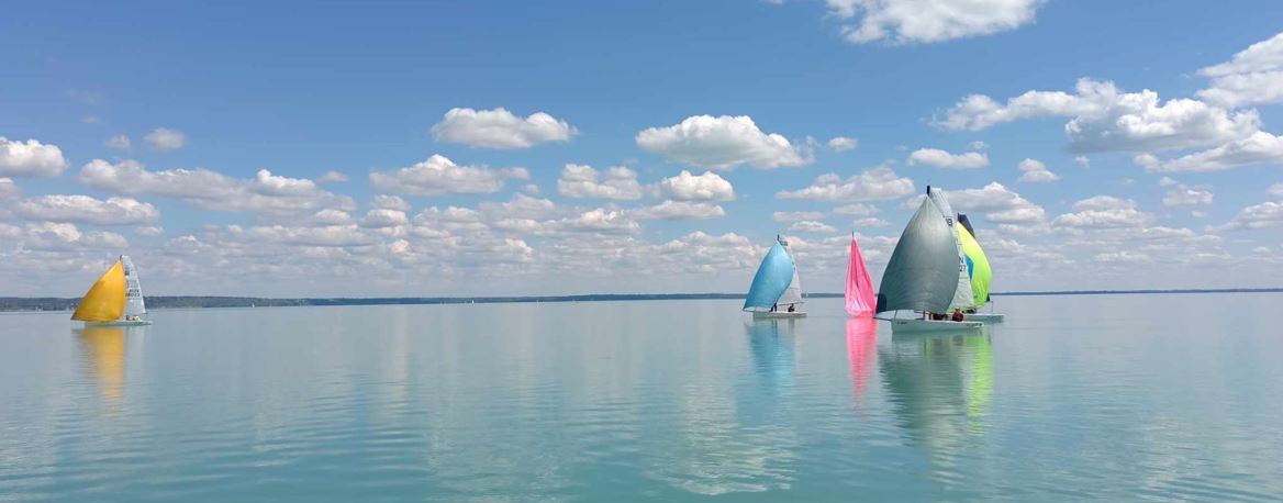 szines_vitorlasok.jpeg